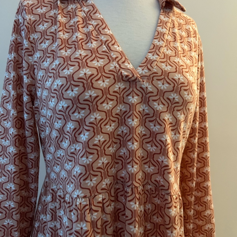 Patterned Dress - Picture 2 of 5